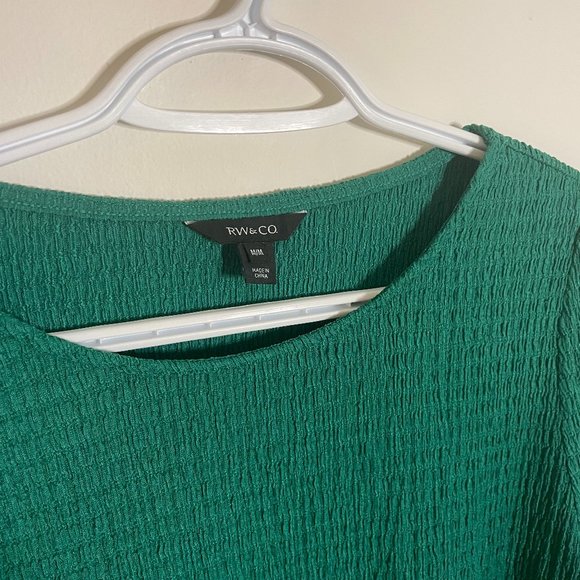 NWOT RW&Co Shirt (Green - Size Medium) - Picture 3 of 3